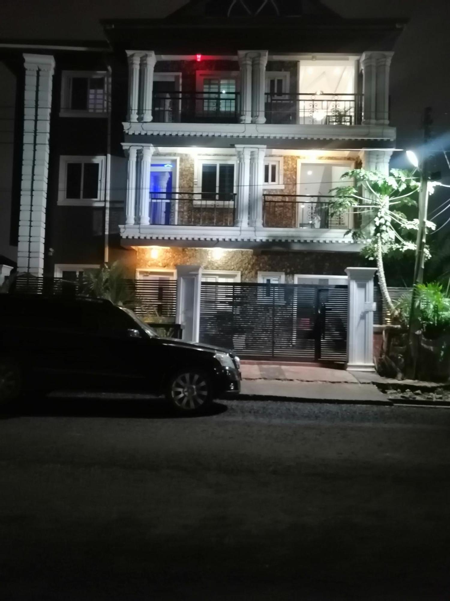 Terra Santa Lodgings Accra Esterno foto